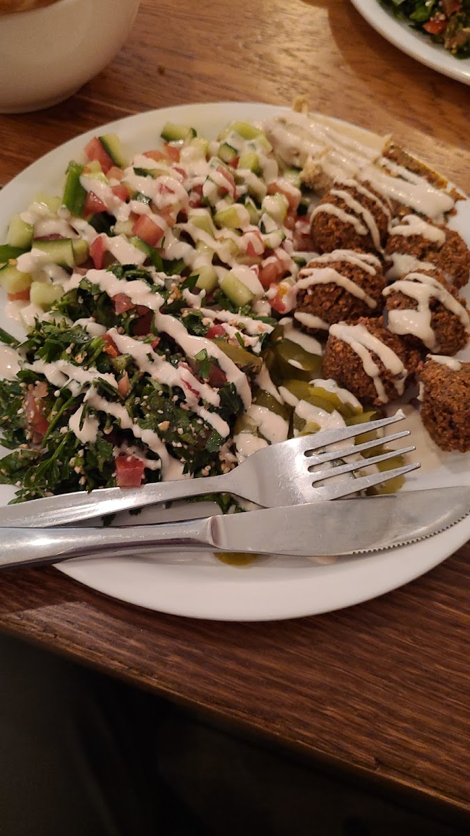 Mama Falafel & Grill-4