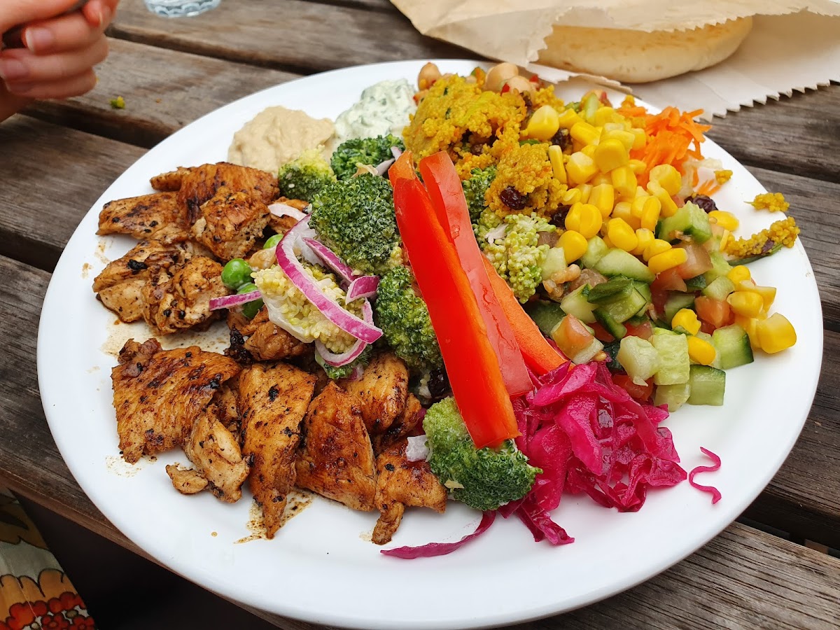 Mama Falafel & Grill-8